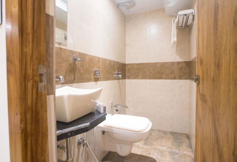 اتاق استاندارد, Treebo Amber International