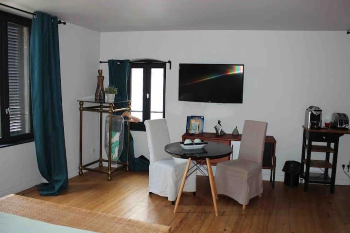 Suite, La Tour Gregoire