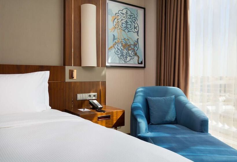 اتاق اجرایی, Hilton Astana