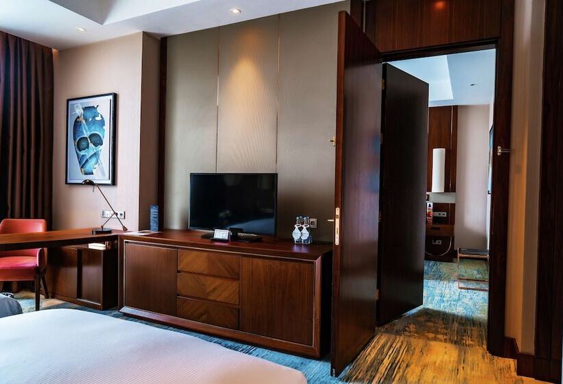 اتاق خانوادگی, Hilton Astana