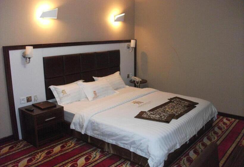 اتاق لوکس, Mbayaville