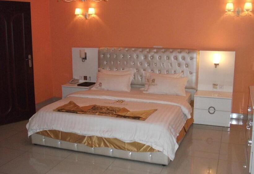 Suite Presidencial, Mbayaville