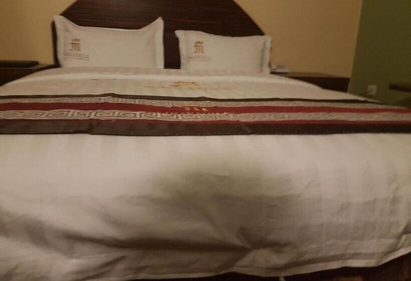 اتاق اکونومی, Mbayaville