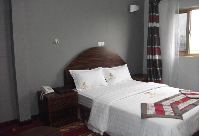 اتاق اکونومی, Mbayaville
