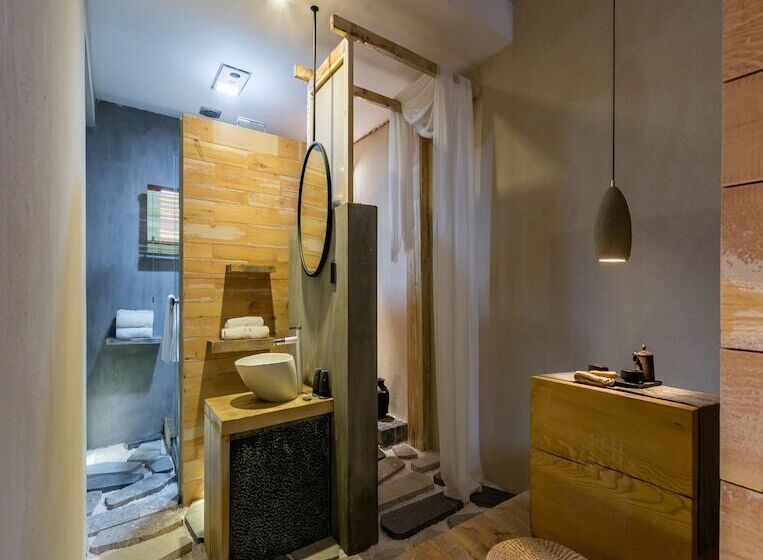 اتاق لوکس, Shangrila Karesansui