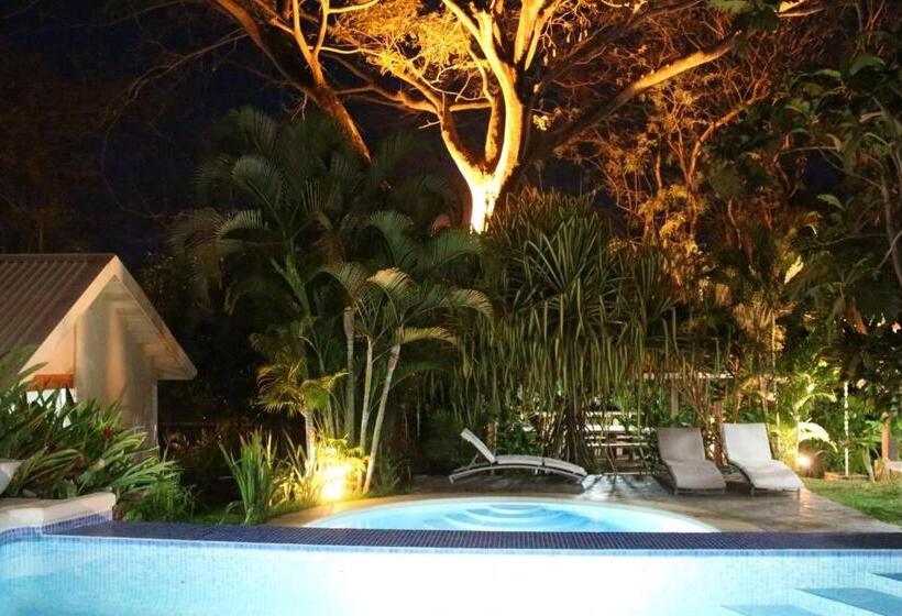 ویلای لوکس 1 خوابه, The Breeze Hotel & Villas