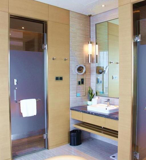 اتاق اجرایی با چشم‌انداز دریا, Fliport Wutong Hotel Free Welcome Fruit & Near Exhibition Center
