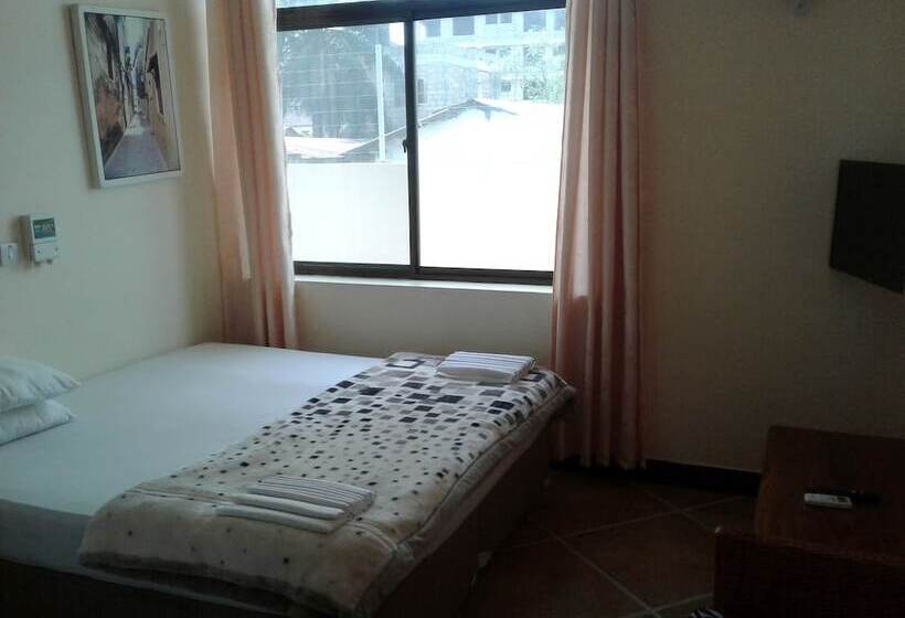 اتاق لوکس, New Fq Motel