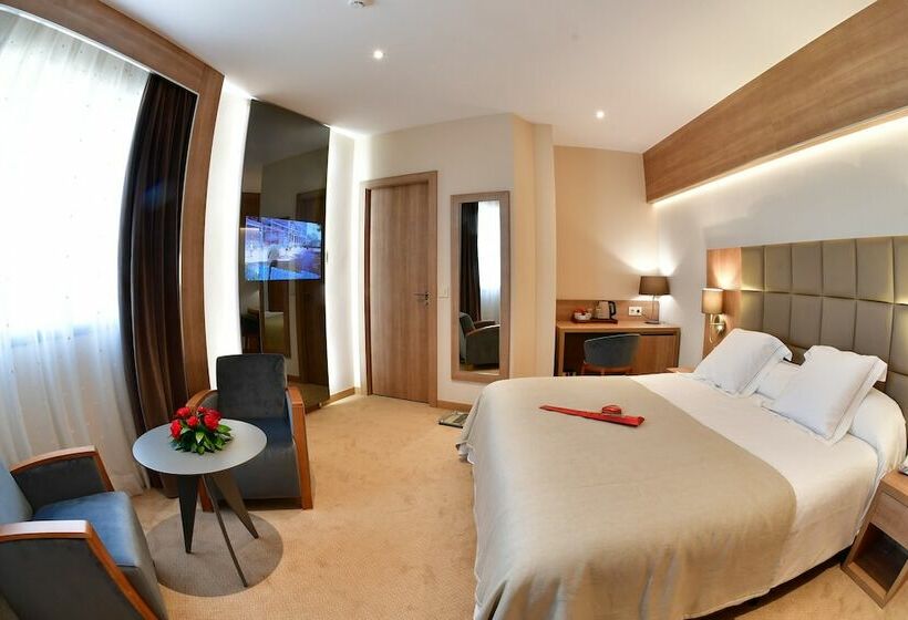 اتاق سوپریور, Lamaraz Hotels
