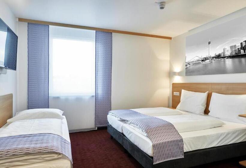 اتاق کلاسیک سه تخته, Mcdreams Hotel Düsseldorf City