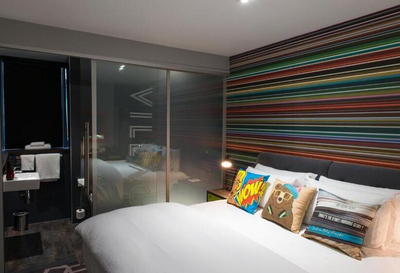 اتاق استاندارد, Village Hotel Portsmouth