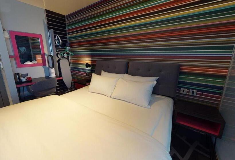 اتاق استاندارد, Village Hotel Portsmouth