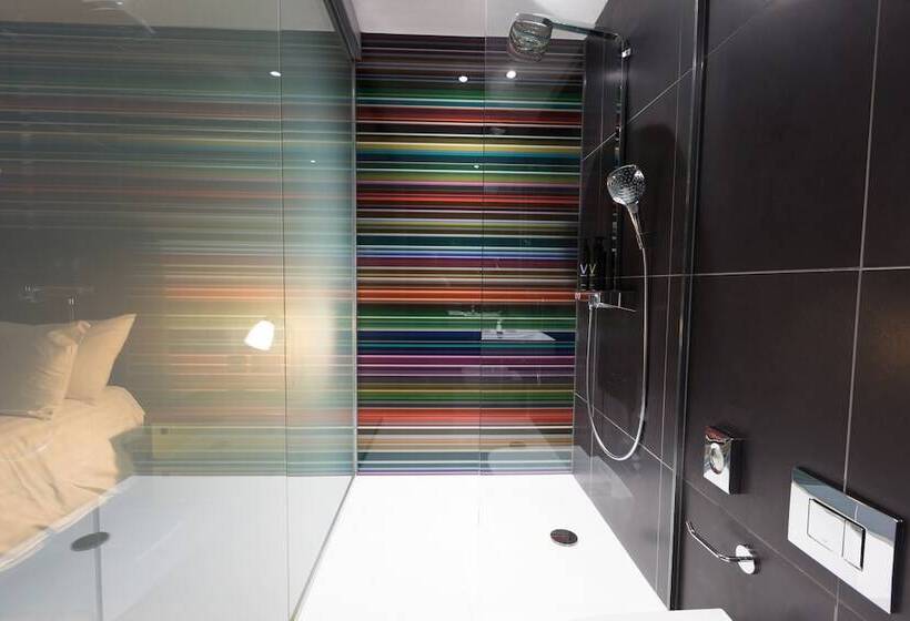 اتاق استاندارد, Village Hotel Portsmouth