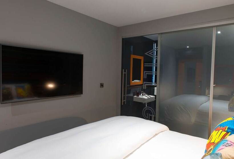 اتاق استاندارد, Village Hotel Portsmouth