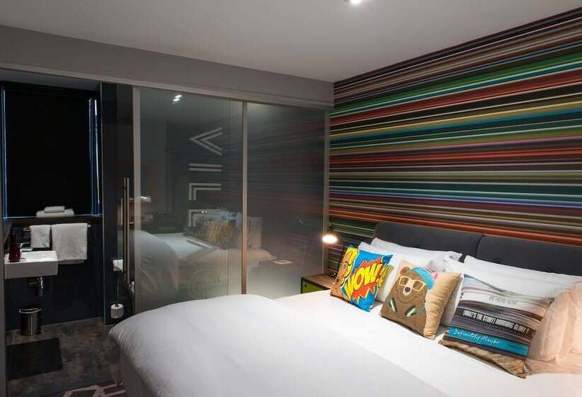 اتاق استاندارد, Village Hotel Portsmouth