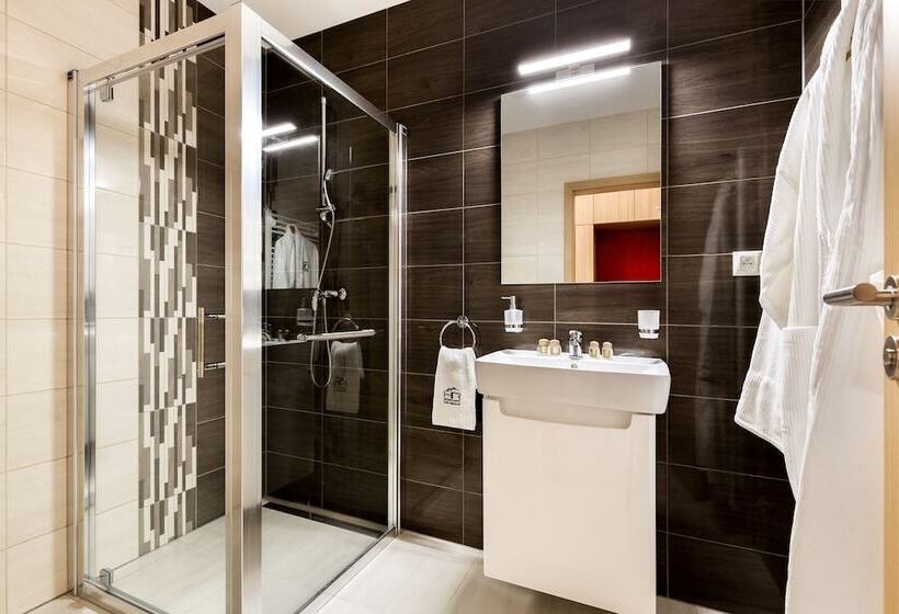 آپارتمان خانوادگی, Apartmánový Hotel Hrebienok Resort