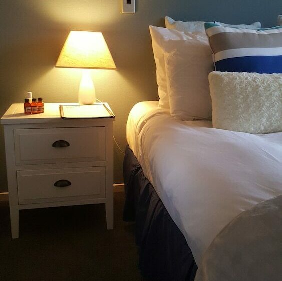 اتاق لوکس, Heta Bed And Breakfast