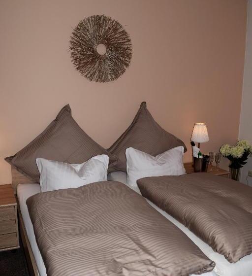 Standart Oda, Restaurant Kerzan´s