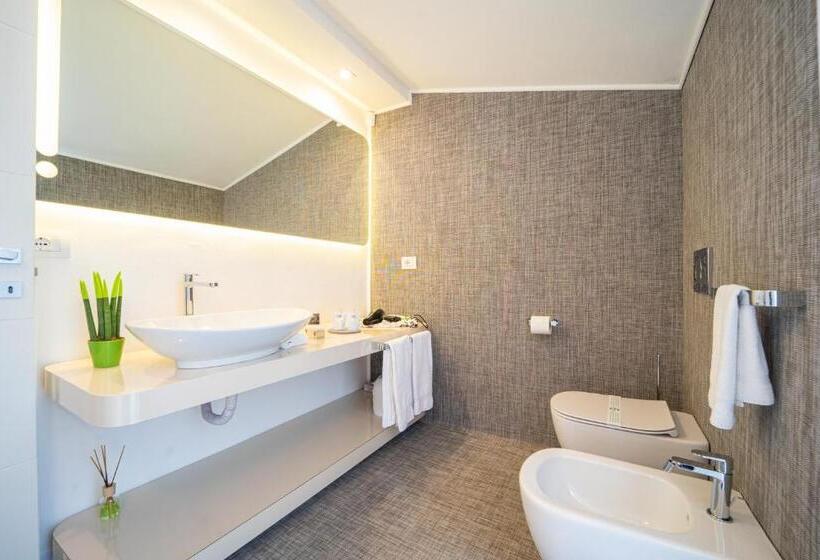 اتاق لوکس, Iconic Wellness Resort & Spa