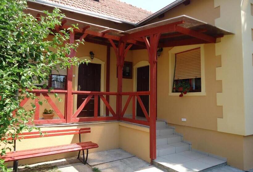 استودیو خانوادگی, Prenoćište Vila Stara Breza