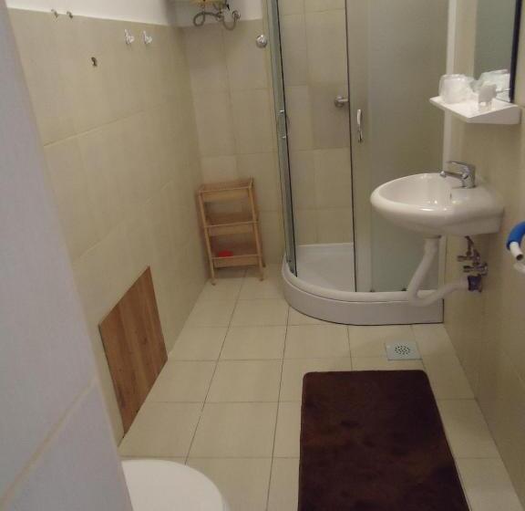 استودیو خانوادگی, Prenoćište Vila Stara Breza