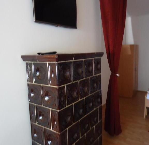 استودیو خانوادگی, Prenoćište Vila Stara Breza