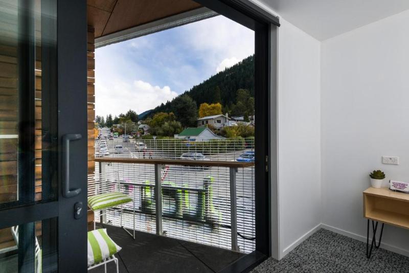 اتاق استاندارد با بالکن, Lylo Queenstown