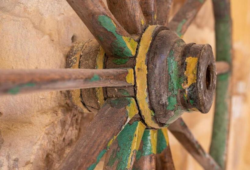 اتاق استاندارد با بالکن, Mood Farmhouse Mythology