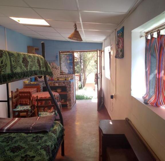 اتاق استاندارد سه تخته با چشم‌انداز باغ, Tony S House Eco Hostel