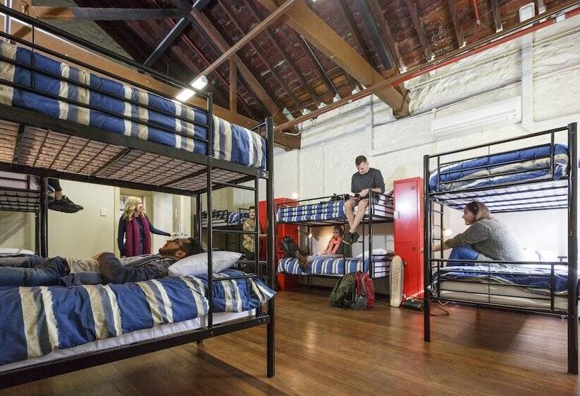 تختخواب در اتاق مشترک, Yha Fremantle Prison