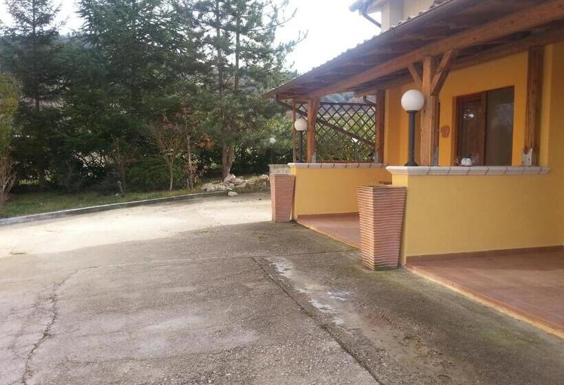 اتاق استاندارد سه نفره, Il Giardinaccio Agriturismo