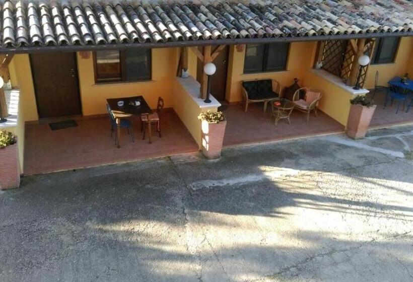 اتاق استاندارد سه نفره, Il Giardinaccio Agriturismo