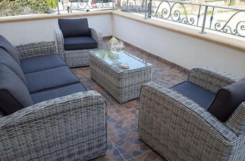 اتاق راحتی سه تخته, Pepè Accommodation