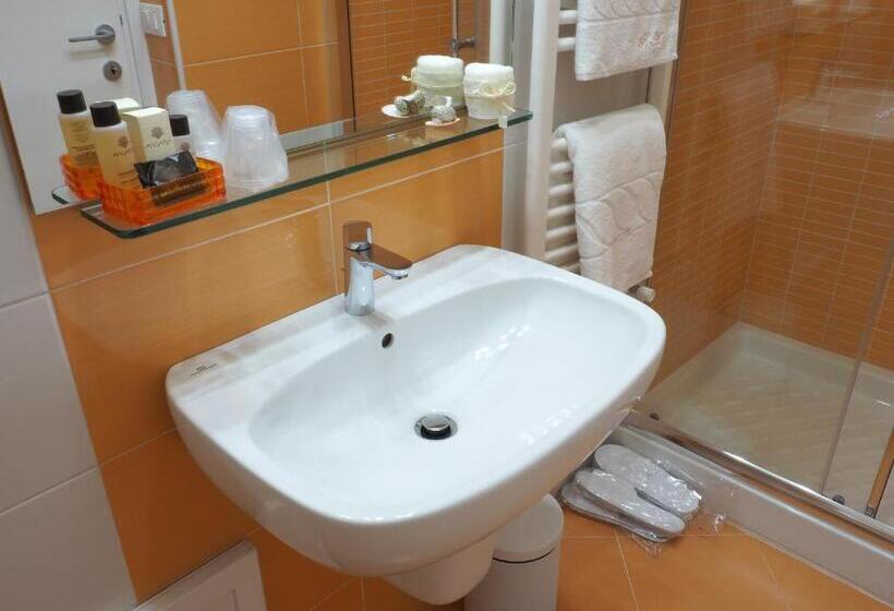 اتاق لوکس با چشم‌انداز شهر, Pepè Accommodation