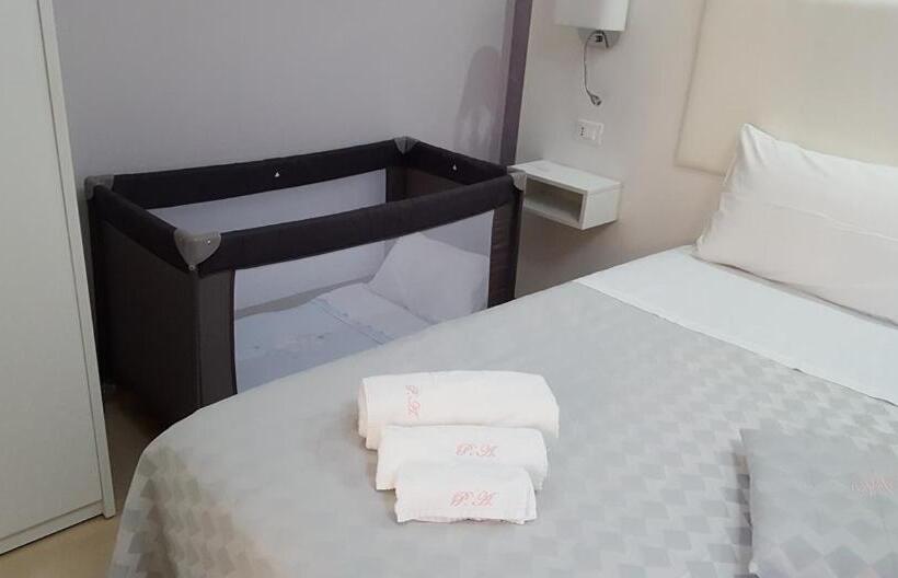 اتاق راحتی سه تخته, Pepè Accommodation
