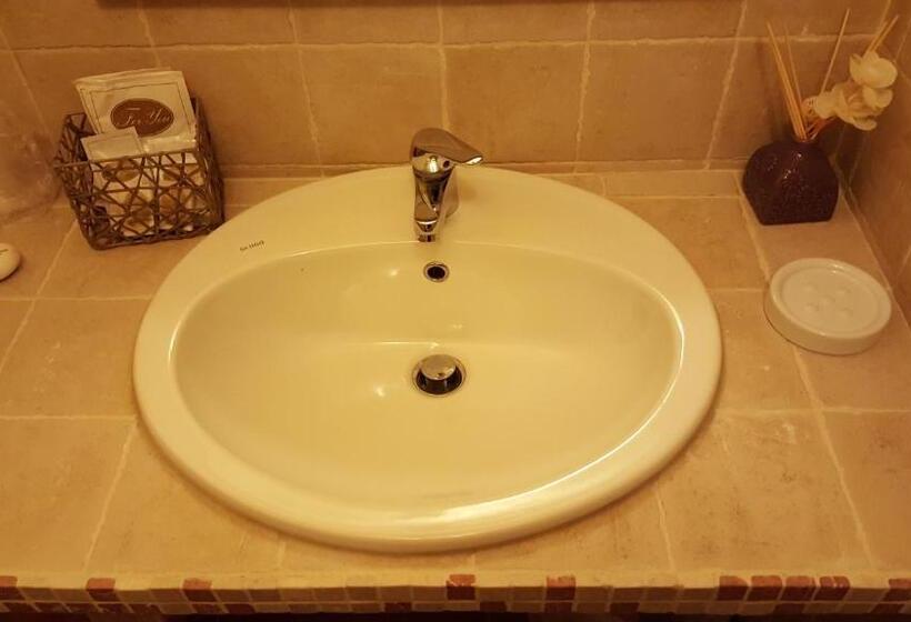 اتاق استاندارد, Dimora Fra' Giovanni B&b Relais