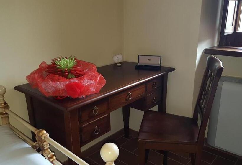 اتاق استاندارد, Dimora Fra' Giovanni B&b Relais