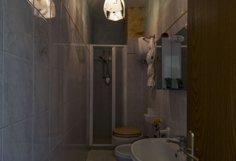 اتاق استاندارد با سرویس بهداشتی مشترک, B&b Locanda Sant'antimo