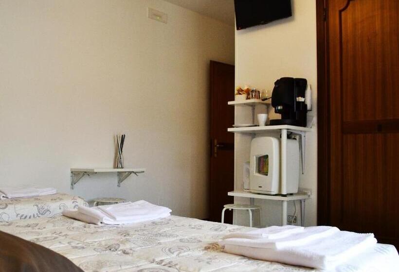 اتاق استاندارد سه تخته با بالکن, Sogni D Oro   Guest House