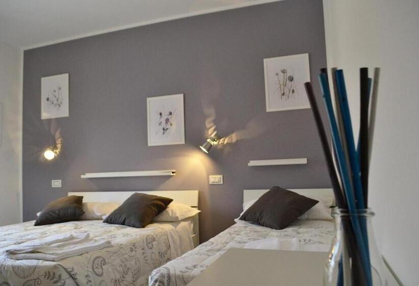 اتاق استاندارد سه تخته با بالکن, Sogni D Oro   Guest House