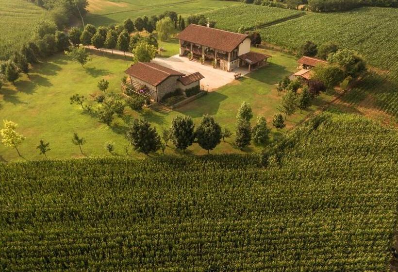 اتاق استاندارد چهار تخته, Cascina Serenella B&b