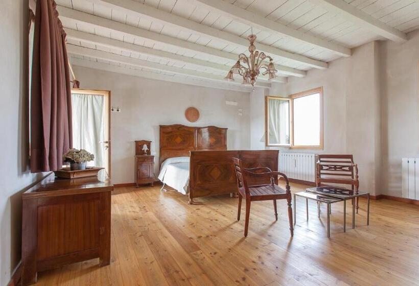 اتاق استاندارد چهار تخته, Cascina Serenella B&b