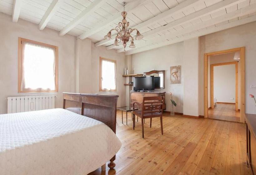 اتاق استاندارد چهار تخته, Cascina Serenella B&b