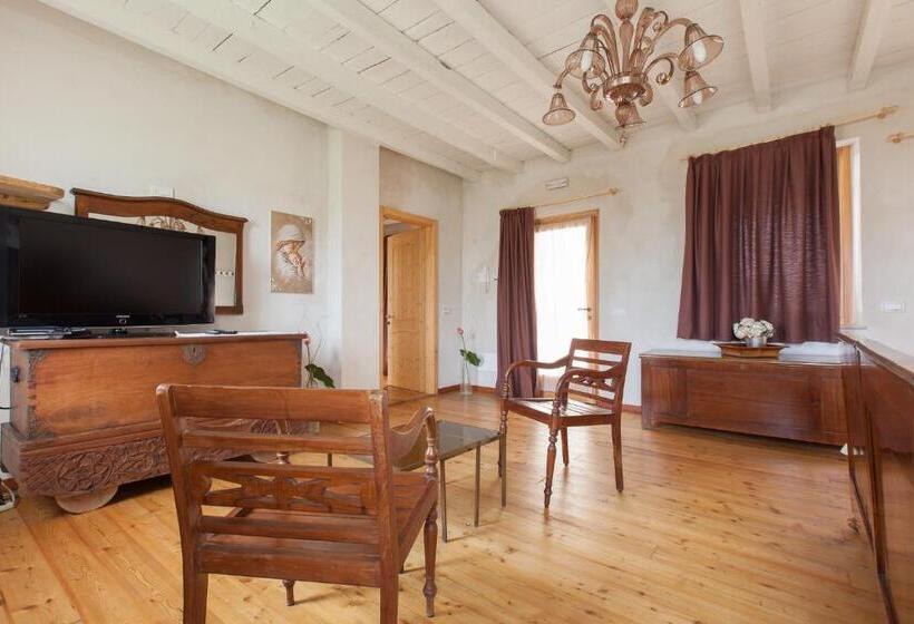 اتاق استاندارد چهار تخته, Cascina Serenella B&b