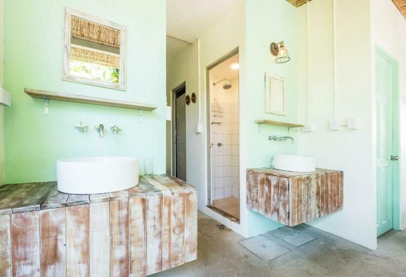 اتاق پایه با سرویس بهداشتی مشترک, Selina Manuel Antonio   Hostel
