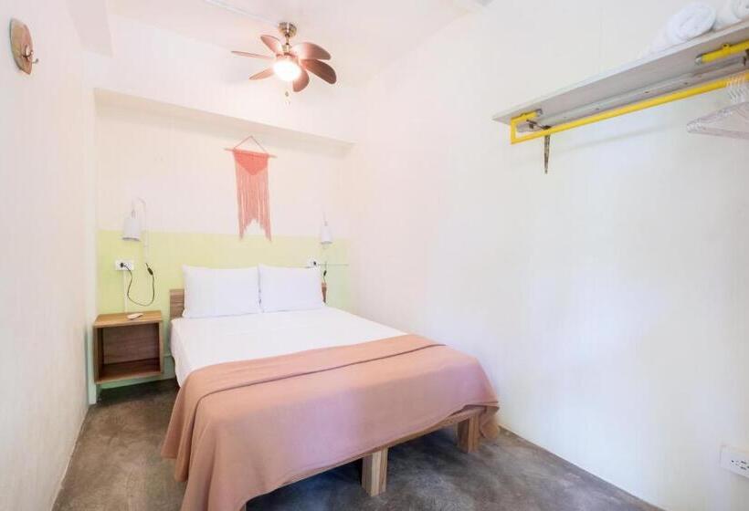 اتاق پایه با سرویس بهداشتی مشترک, Selina Manuel Antonio   Hostel