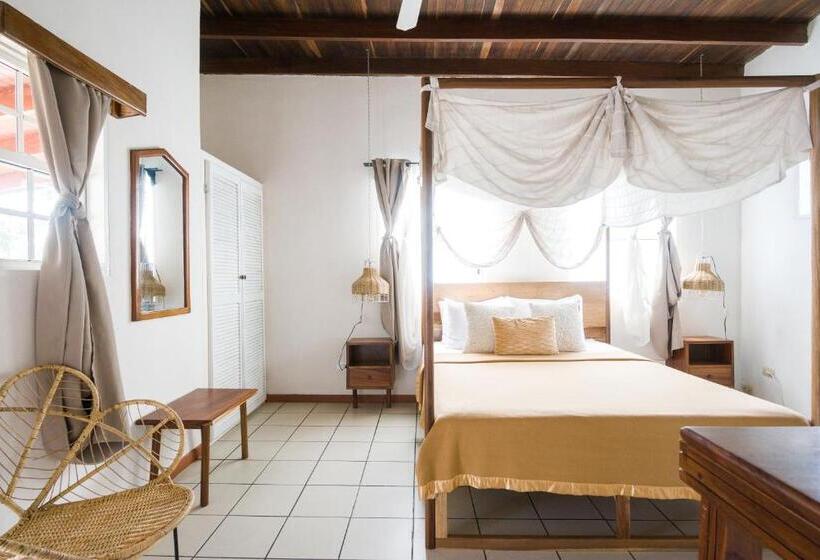 سوییت, Selina Manuel Antonio   Hostel