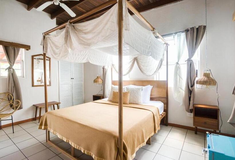 سوییت, Selina Manuel Antonio   Hostel
