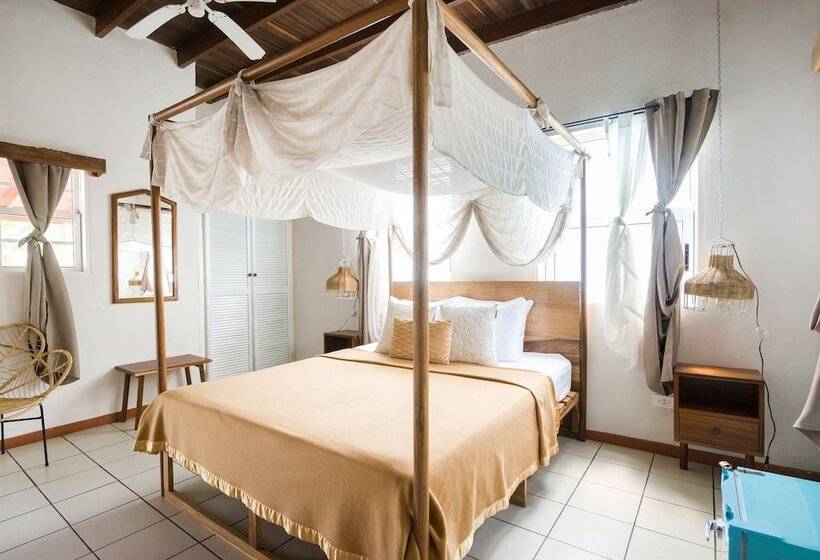 سوییت, Selina Manuel Antonio   Hostel