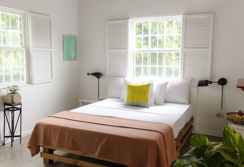 سوییت جونیور, Selina Manuel Antonio   Hostel